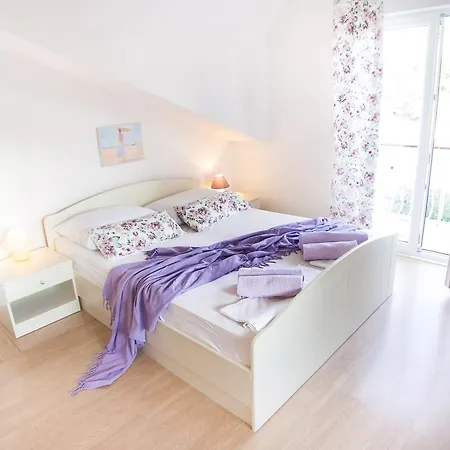 Marin Apartament Molunat